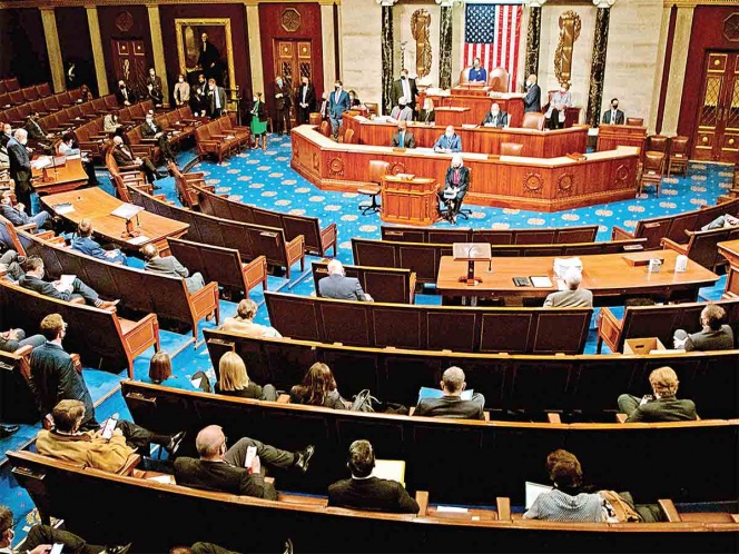 Buscan vía para expulsar a Donald Trump