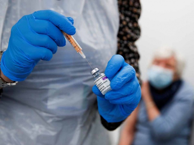 Ensayos de vacuna combinada Sputnik V y AstraZeneca, en febrero