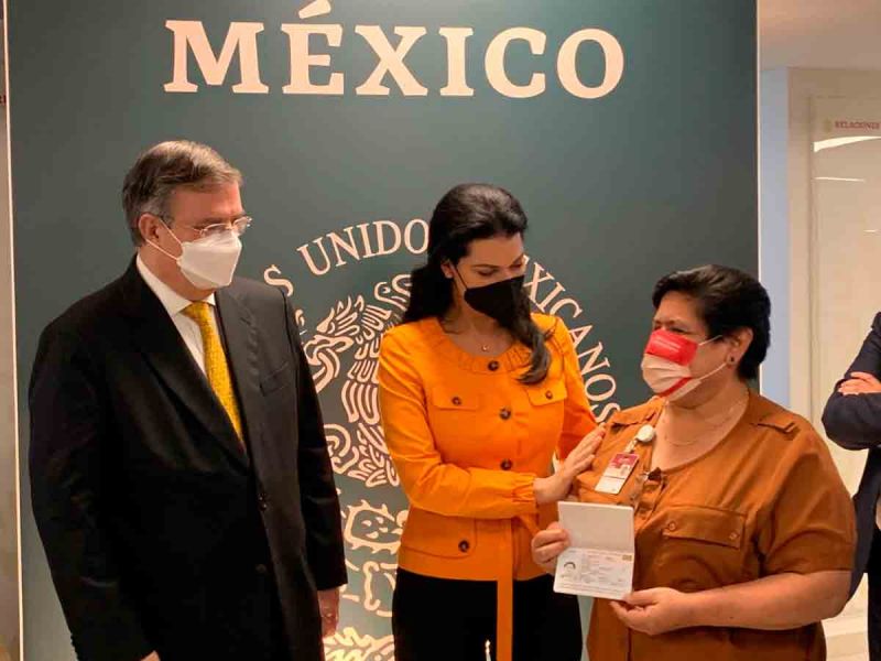 SRE emite nuevo pasaporte electrónico