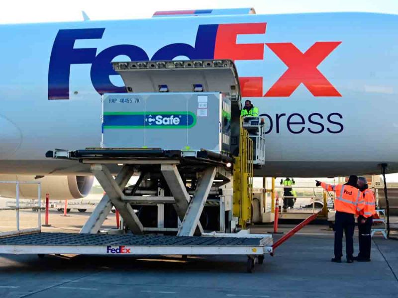 Arriban a México más de dos millones de vacunas contra covid-19