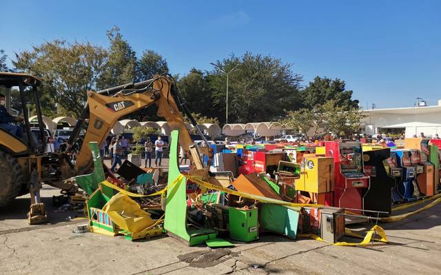 Destruyen 200 máquinas de azar que fueron confiscadas en Zapopan