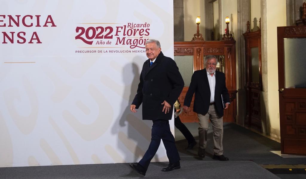 AMLO no da por muertos a los mineros de Coahuila, mantendrá diálogo con familiares