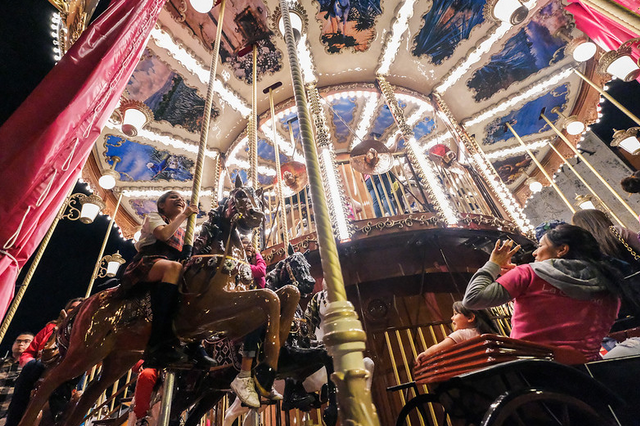 Alfaro y Lemus inauguran el Carrusel de Guadalajara