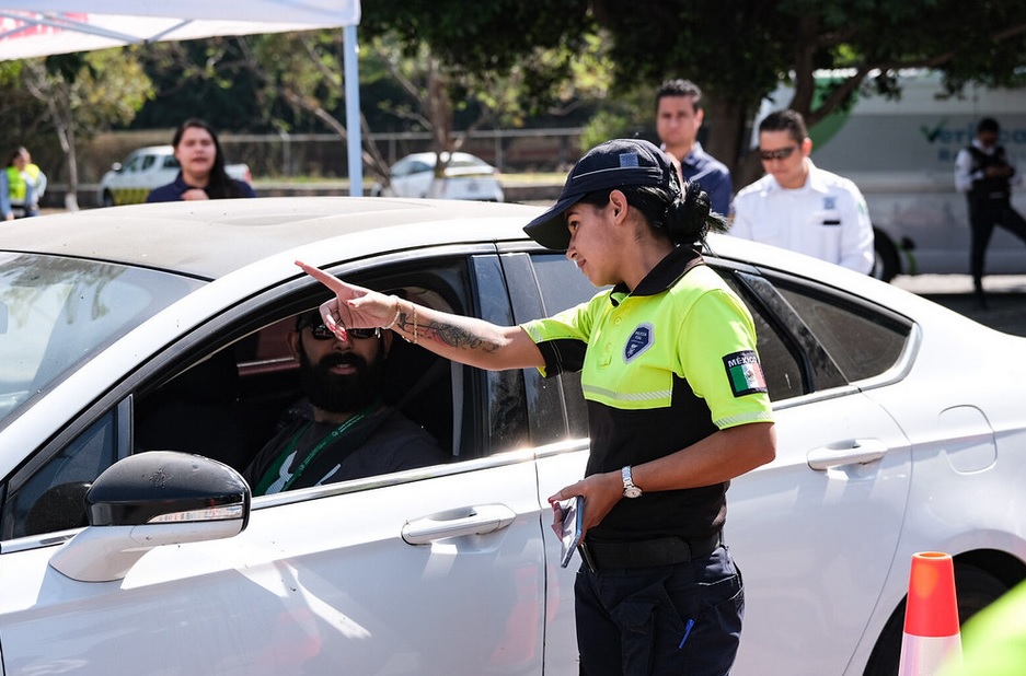 Inician en marzo las multas por no verificar el auto