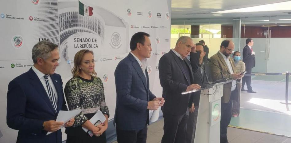 Bloque de contención en Senado alista controversia constitucional contra Plan B de AMLO