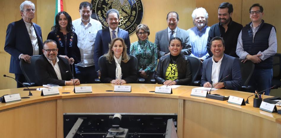 Hermana de la secretaria del Trabajo avanza por encima de mejores calificados a «examen de idoneidad» para presidir el INE