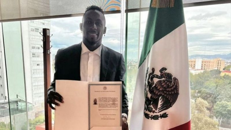 Julián Quiñones ya es oficialmente mexicano y podrá jugar con el Tricolor