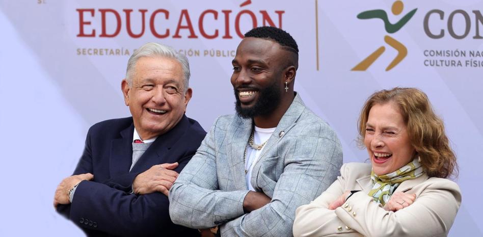 López Obrador felicita a los deportistas y les promete apoyo para JO 2024