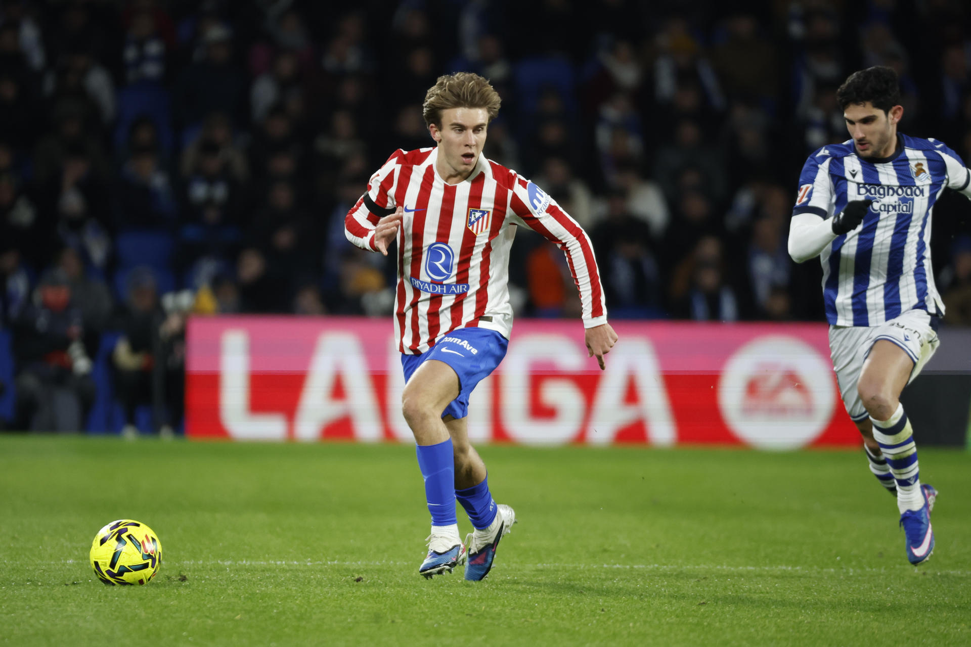 El Rojiblancos reniega con un golpeado Anoeta, donde una emocionante igualdad le da la vuelta al juego en el corazón del País Vasco.