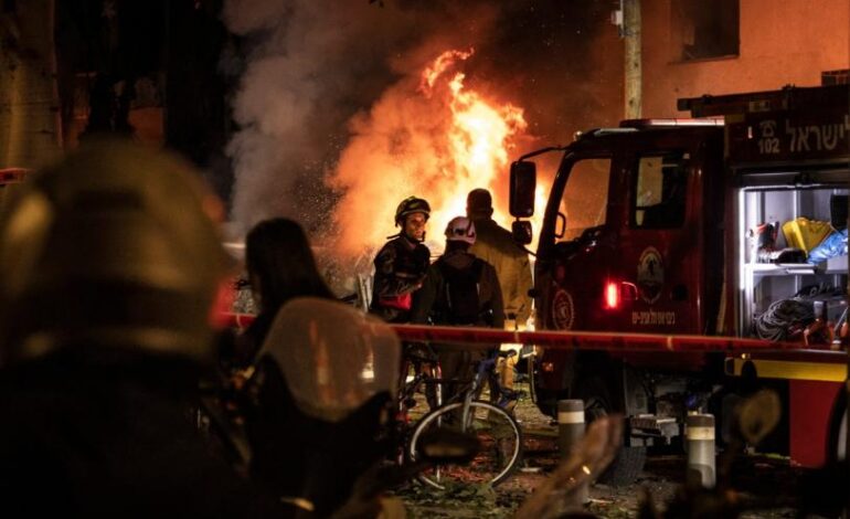 Irán lanza mortífera ofensiva con misiles contra Israel: ocho víctimas, incluida una menor