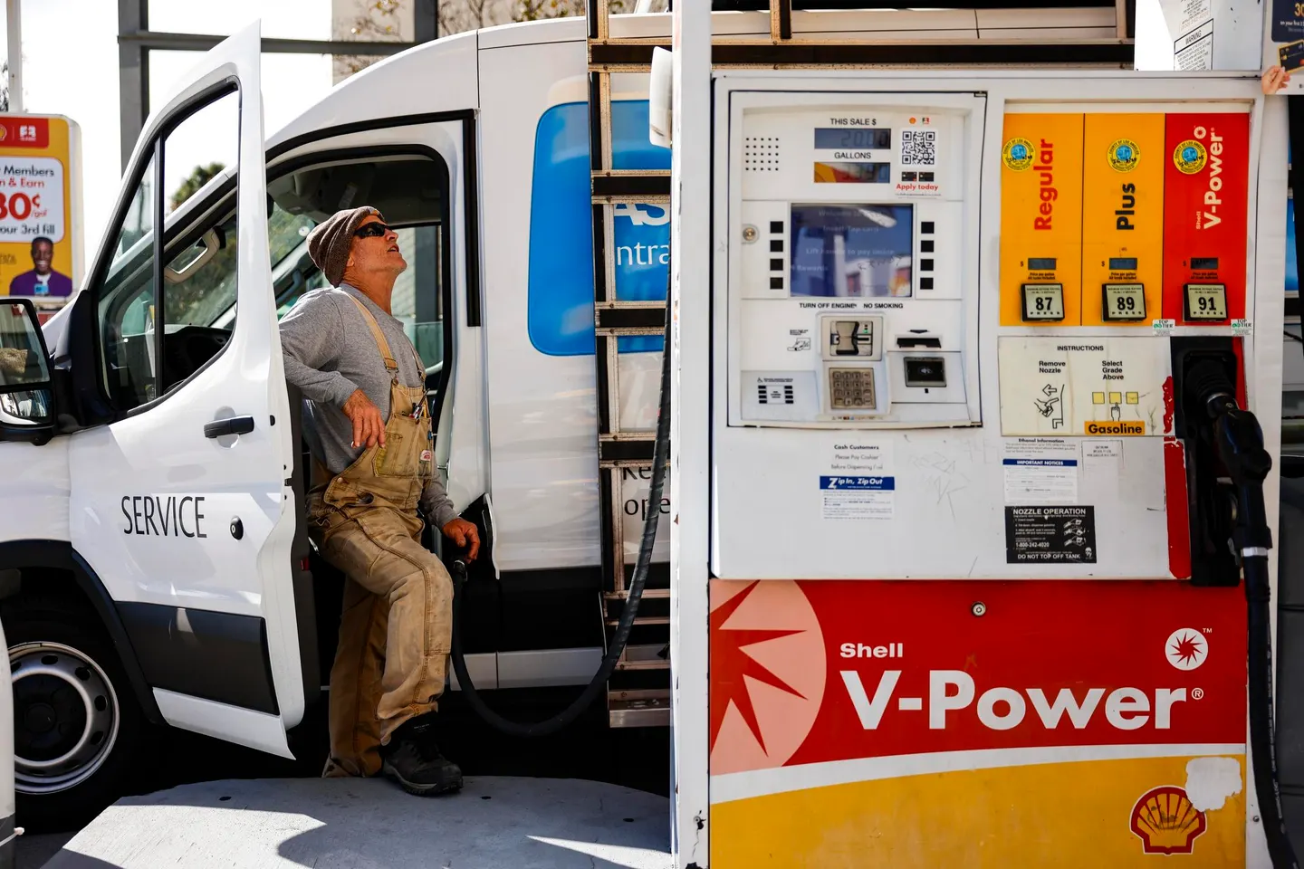 Impacto en el bolsillo: Estos estados sufrirán el mayor golpe por el alza de gasolina ante un conflicto con Irán