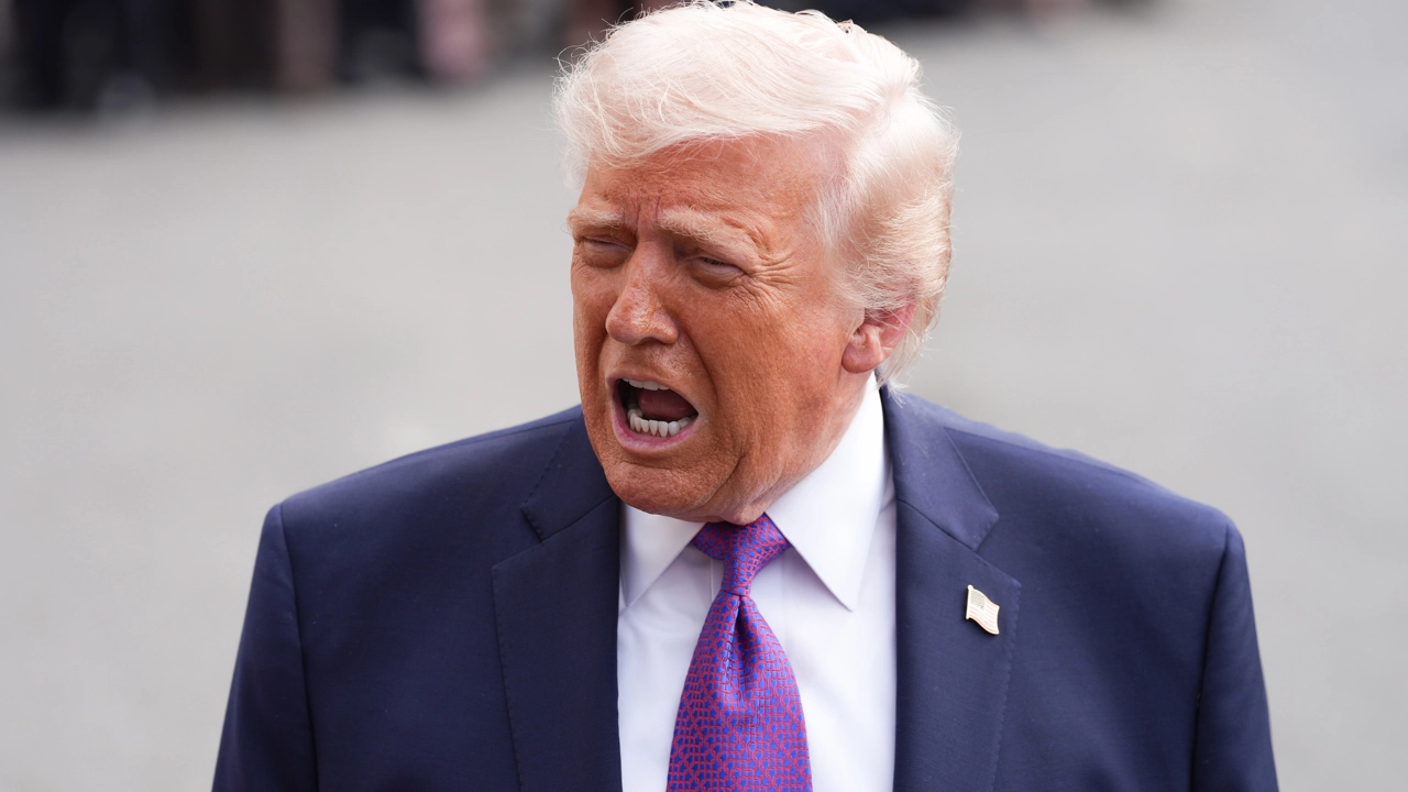 Gobierno revoca ley centenaria en polémico intento por abaratar los combustibles