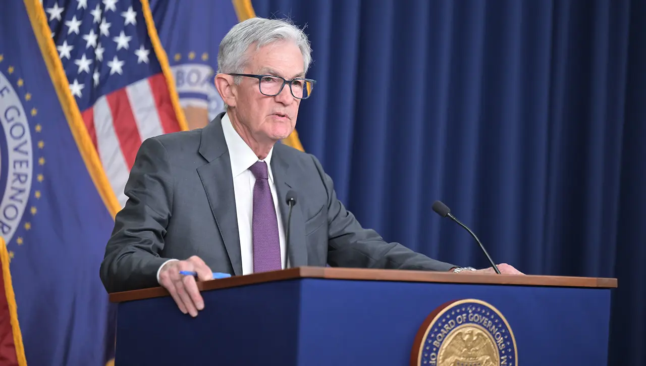 La Fed mantiene su rumbo: Powell reafirma liderazgo pese a investigación en curso